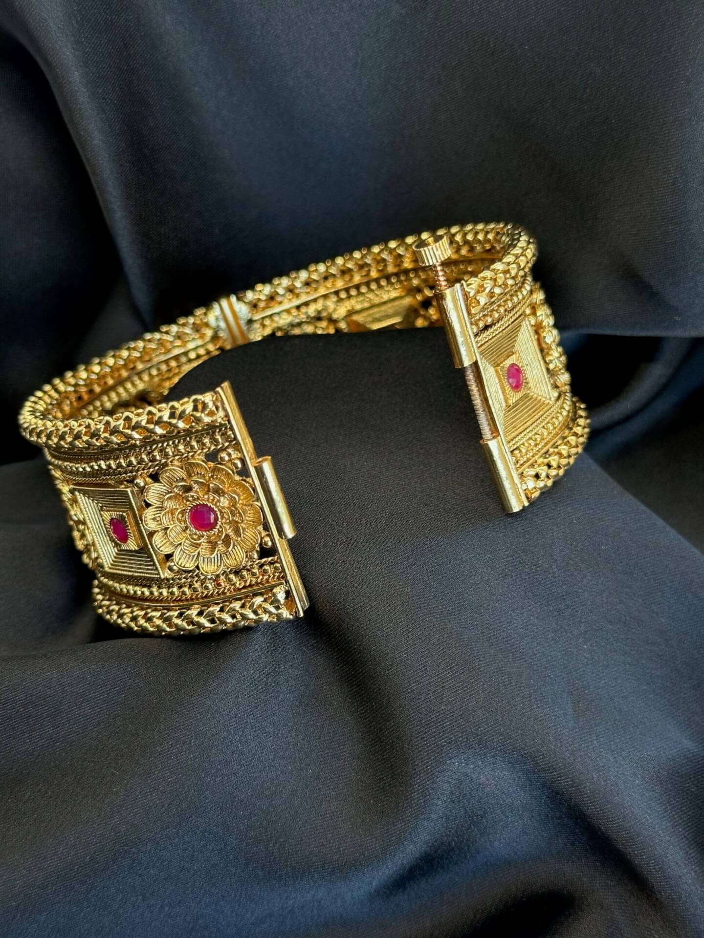 Anarkali 18k Gold Plated Bangle