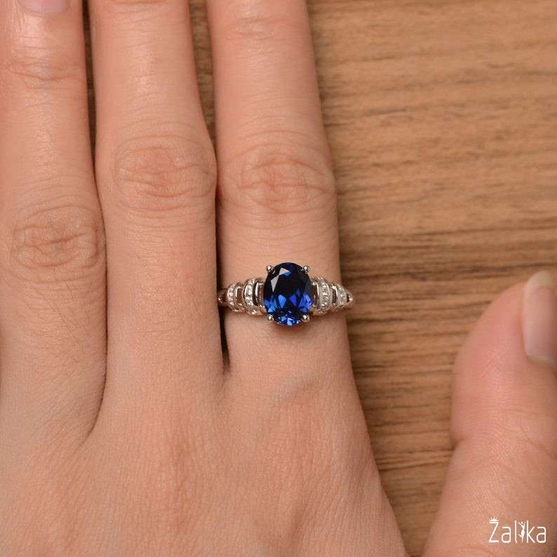 Crystal Shape Elegant Oval Engagement Ring