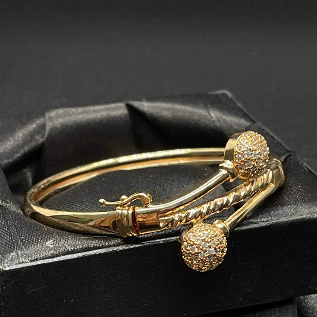 Estrella 18k Gold Plated Bangle