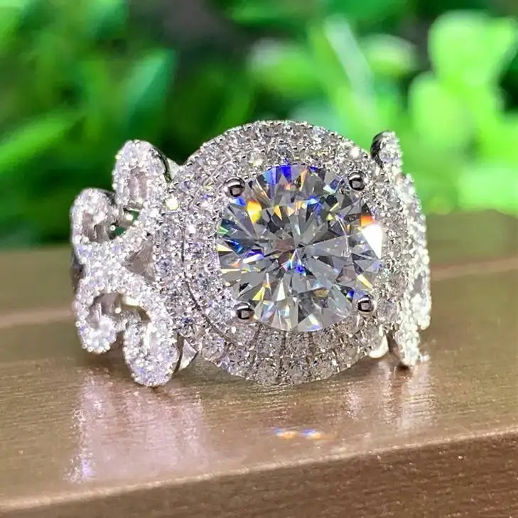 Exquisite Brilliant Cut Cubic Zircon Ring