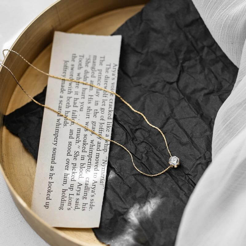 Claw Diamond Pendant Necklace