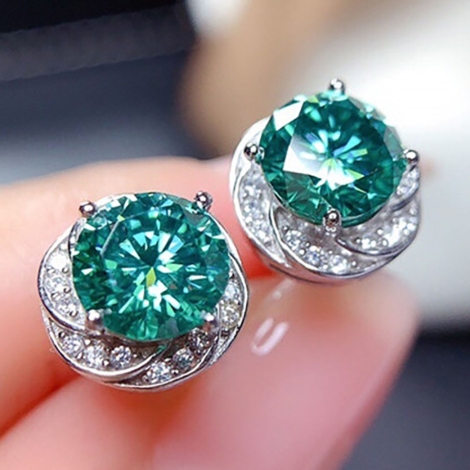 Round Cut Moissanite Studs