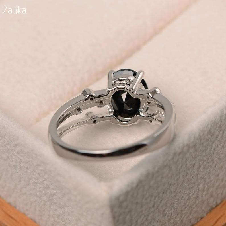 Inlaid Oval Solitaire Fashionable Ring