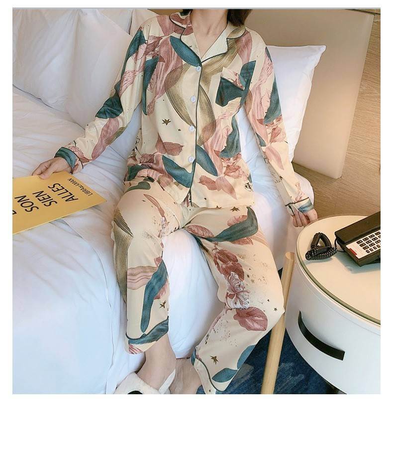 Floral Ladies Pajama Set - Skin With Bee