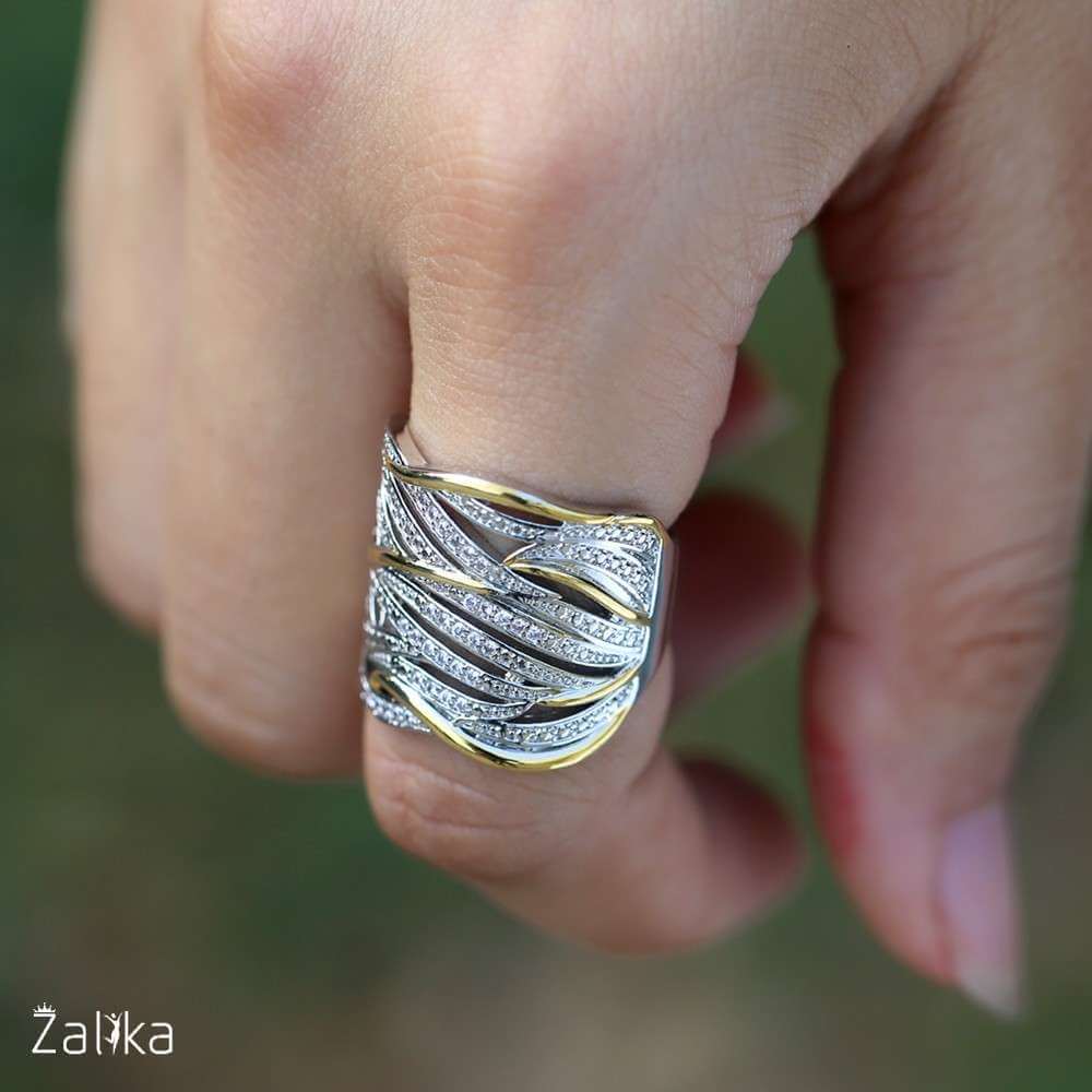 Luxurious Multilayer Inlaid Zircon Ring