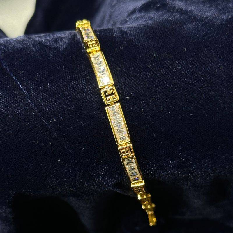 Noble Nest 18k Gold Plated Bracelet