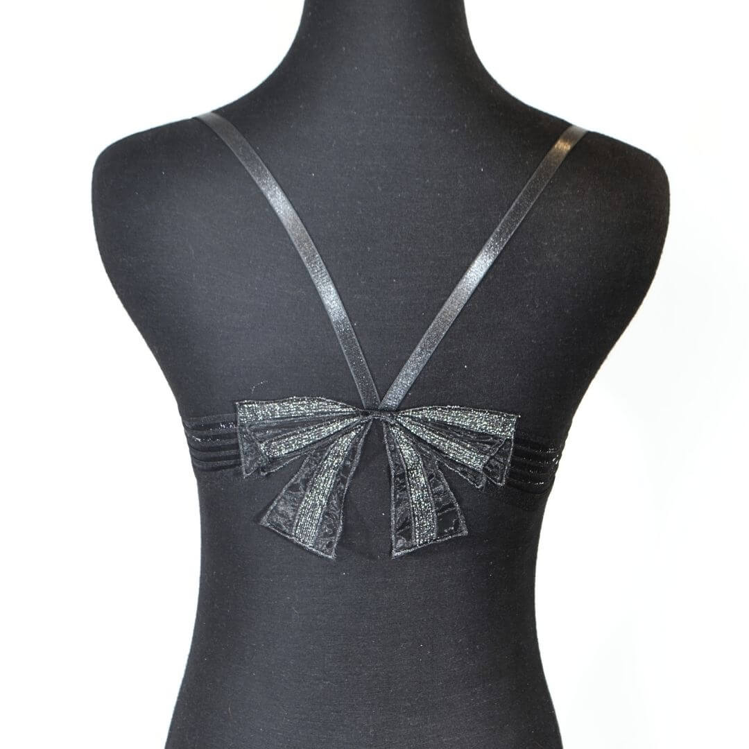 Front open black & white latters bra