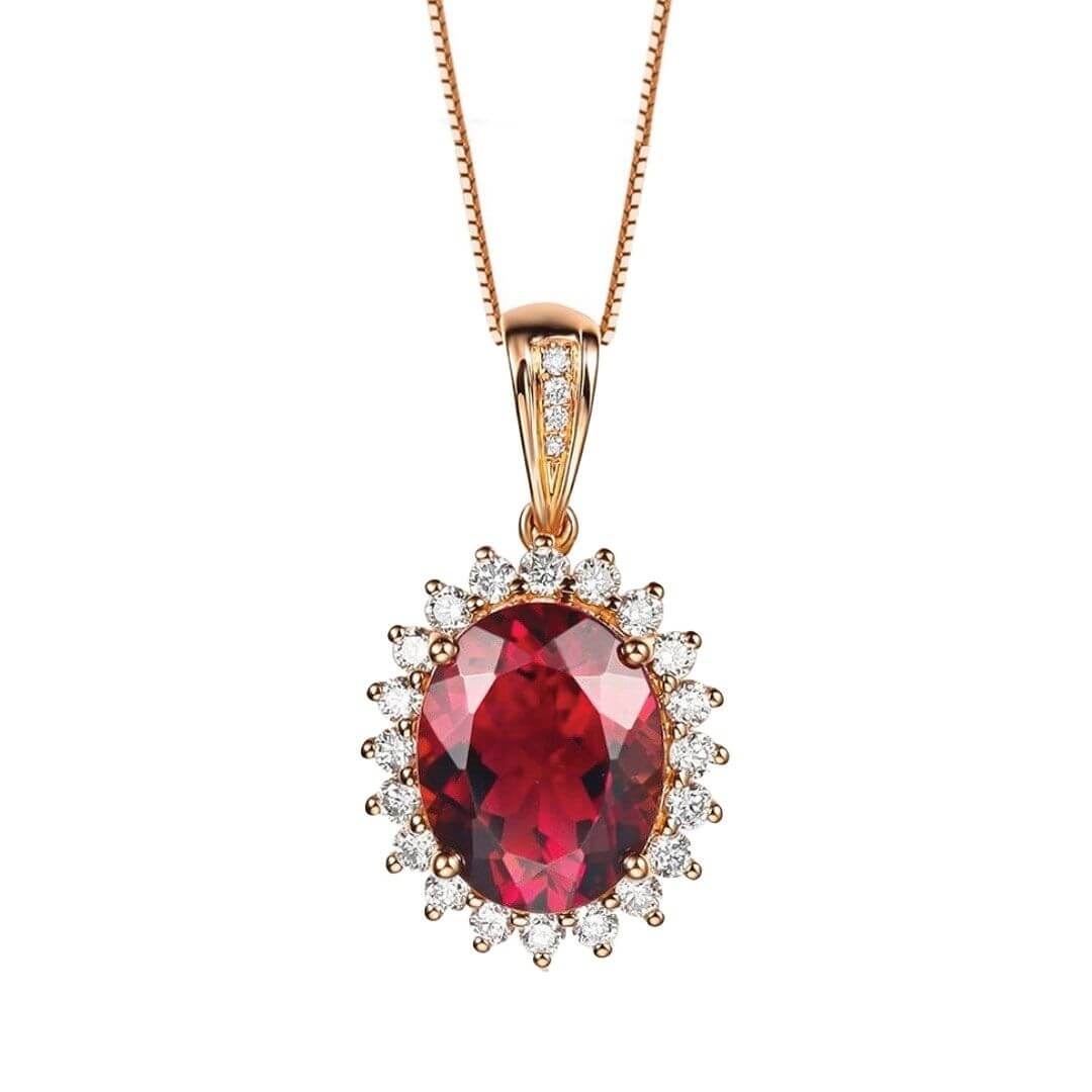 Elizabeth Pendant With Chain