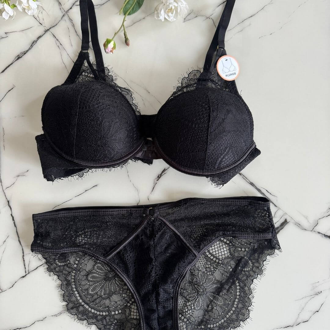 Imported lace light padded wire bra set