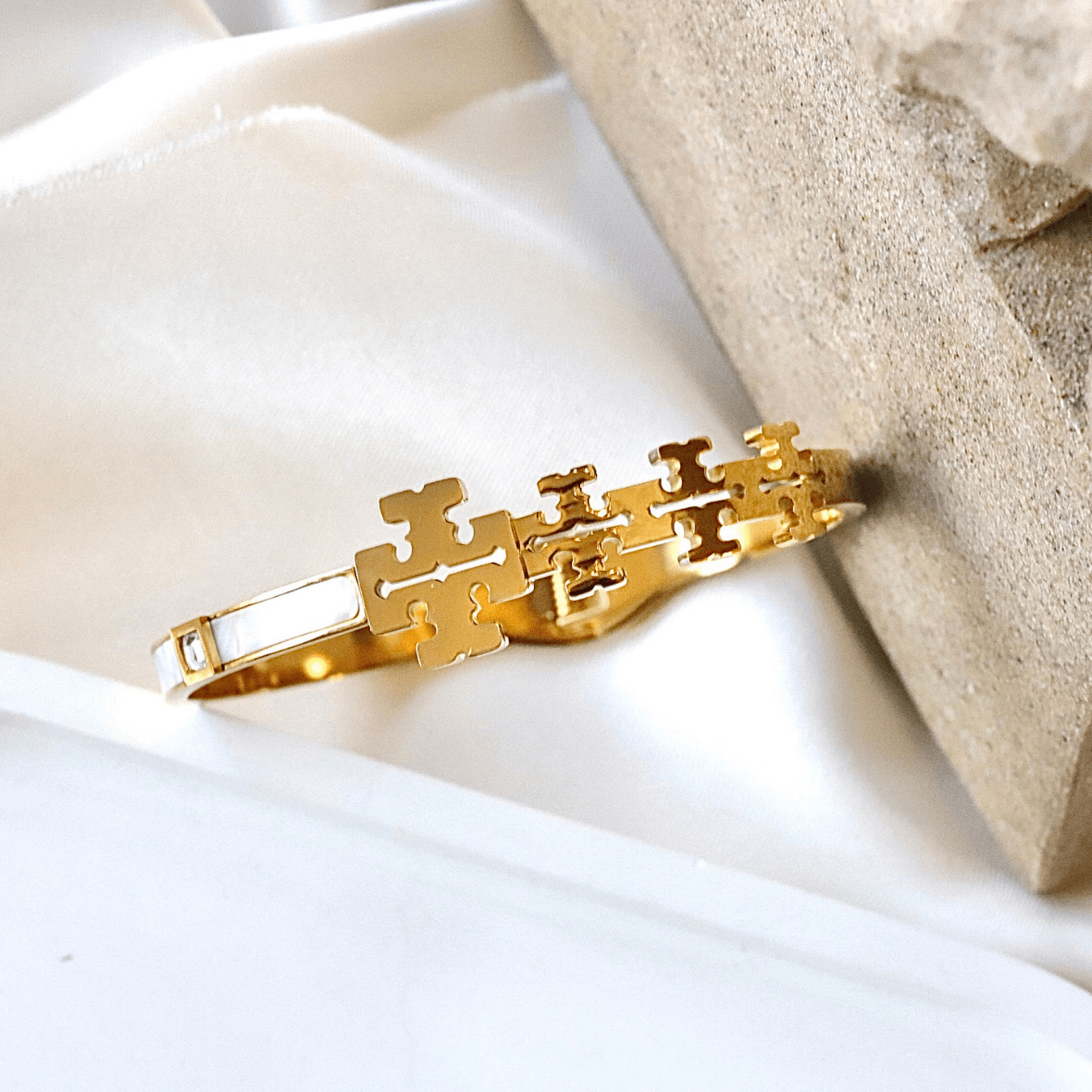 Luxury Clover Chunky Bangle