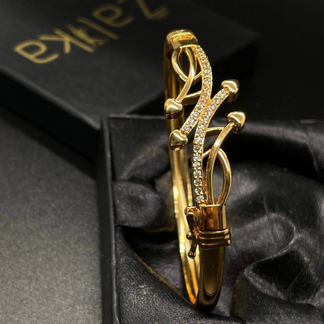 Blossom 18k Gold Plated Bangle