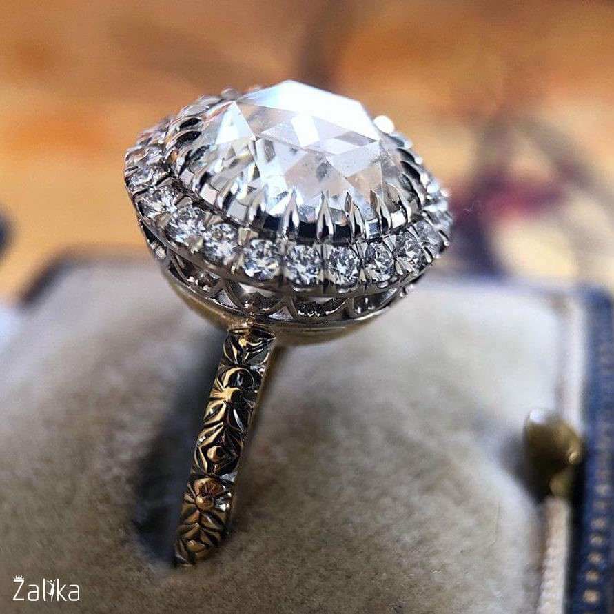 Classic Round Shape Women Engagement Ring