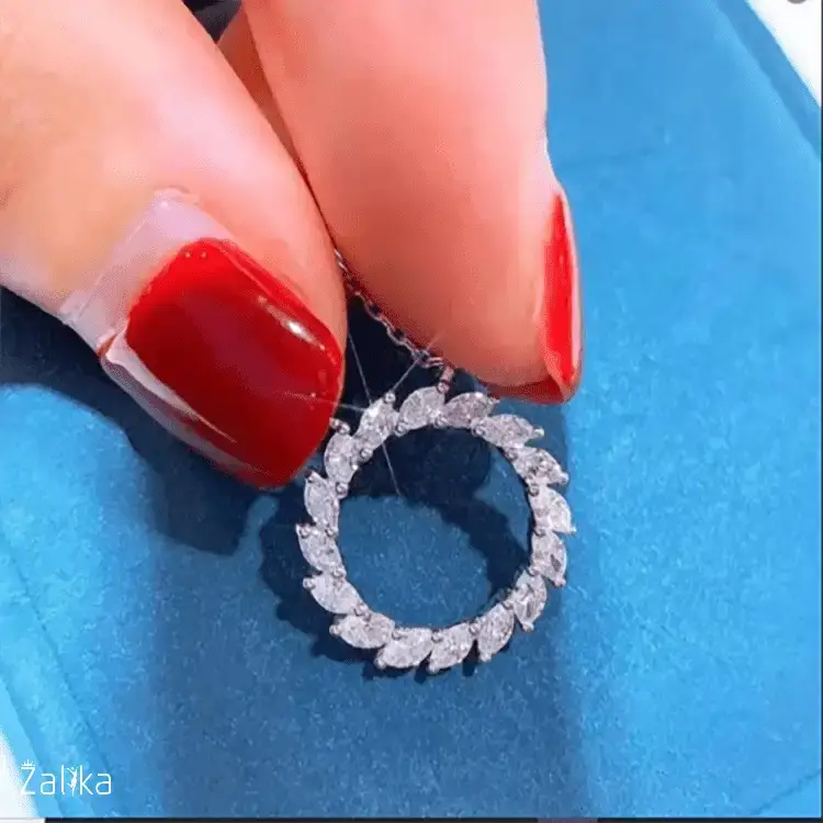 Classic Simple Floral Necklace