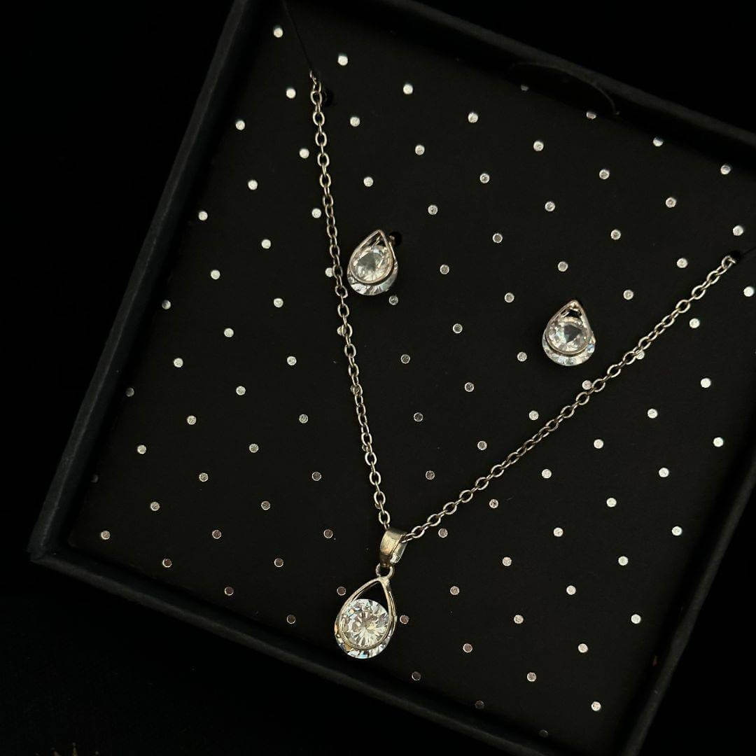 Delicate Drop Diamond Jewelry Set