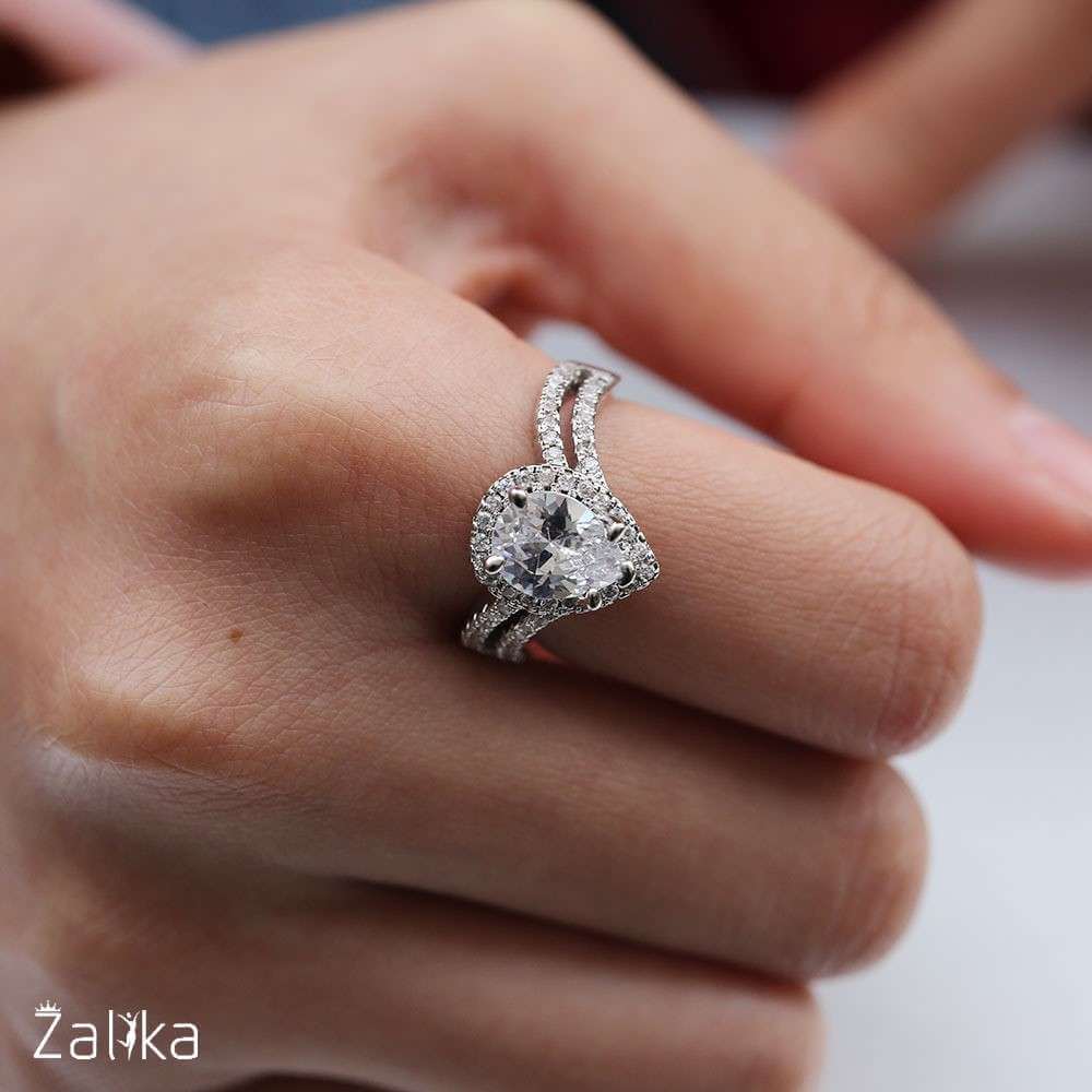 Drop-shaped Ladies Ring
