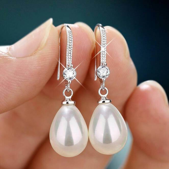 Exquisite Tear Drop Pearl Earrings