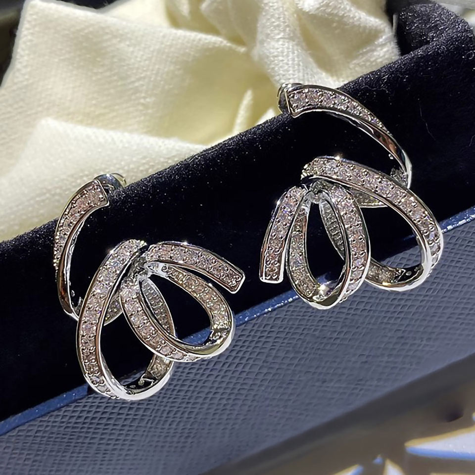 Twist Line Paved Studs