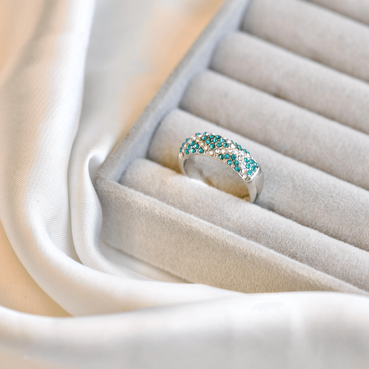 Blue And White Crossing Zircon Ring