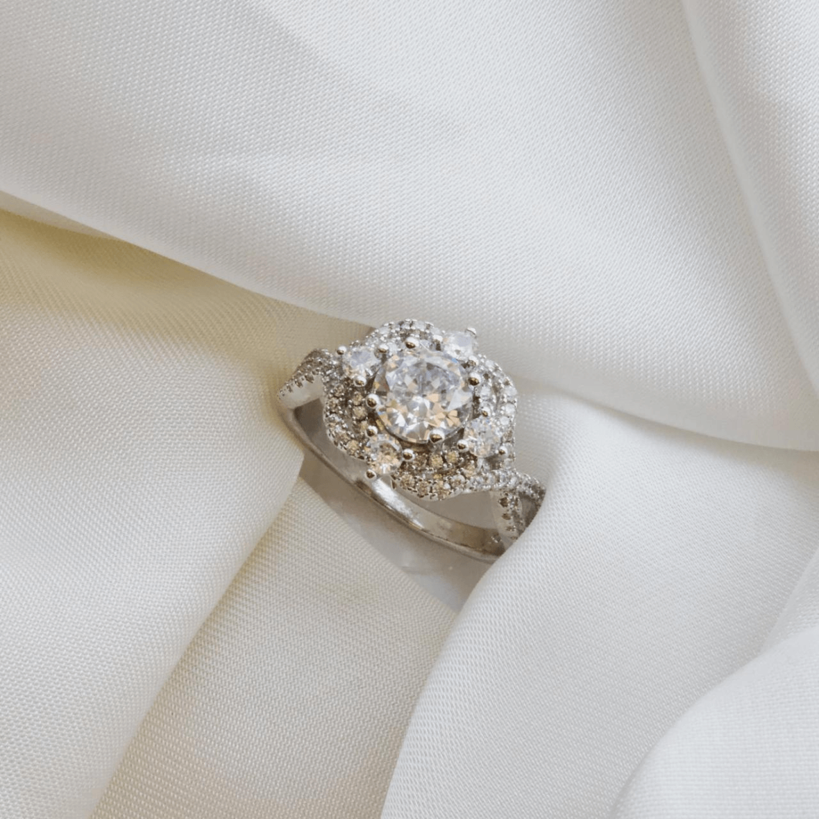 Delicate Flower Design 925 Silver Ring