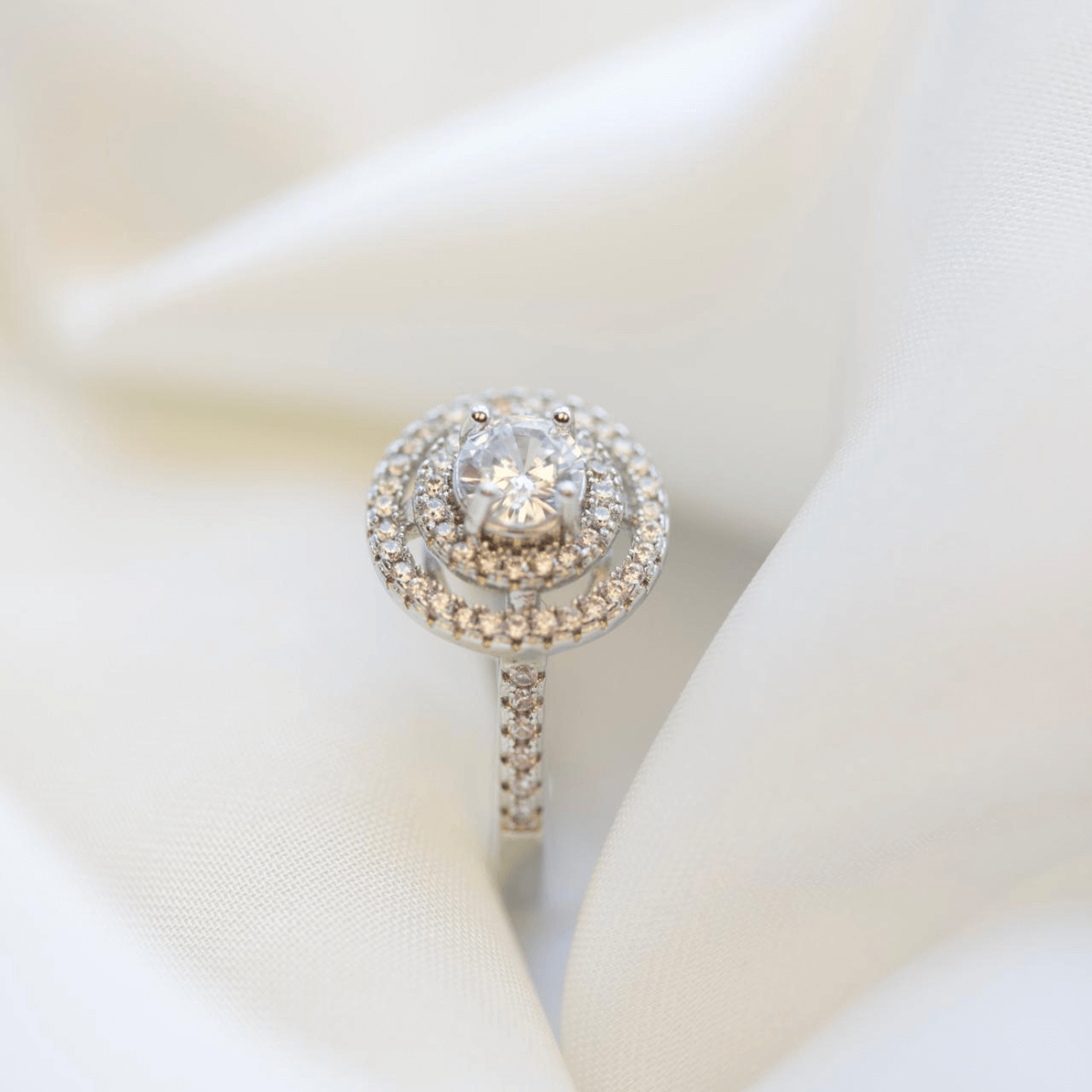 Round Cut 925 Silver Color Zircon Ring