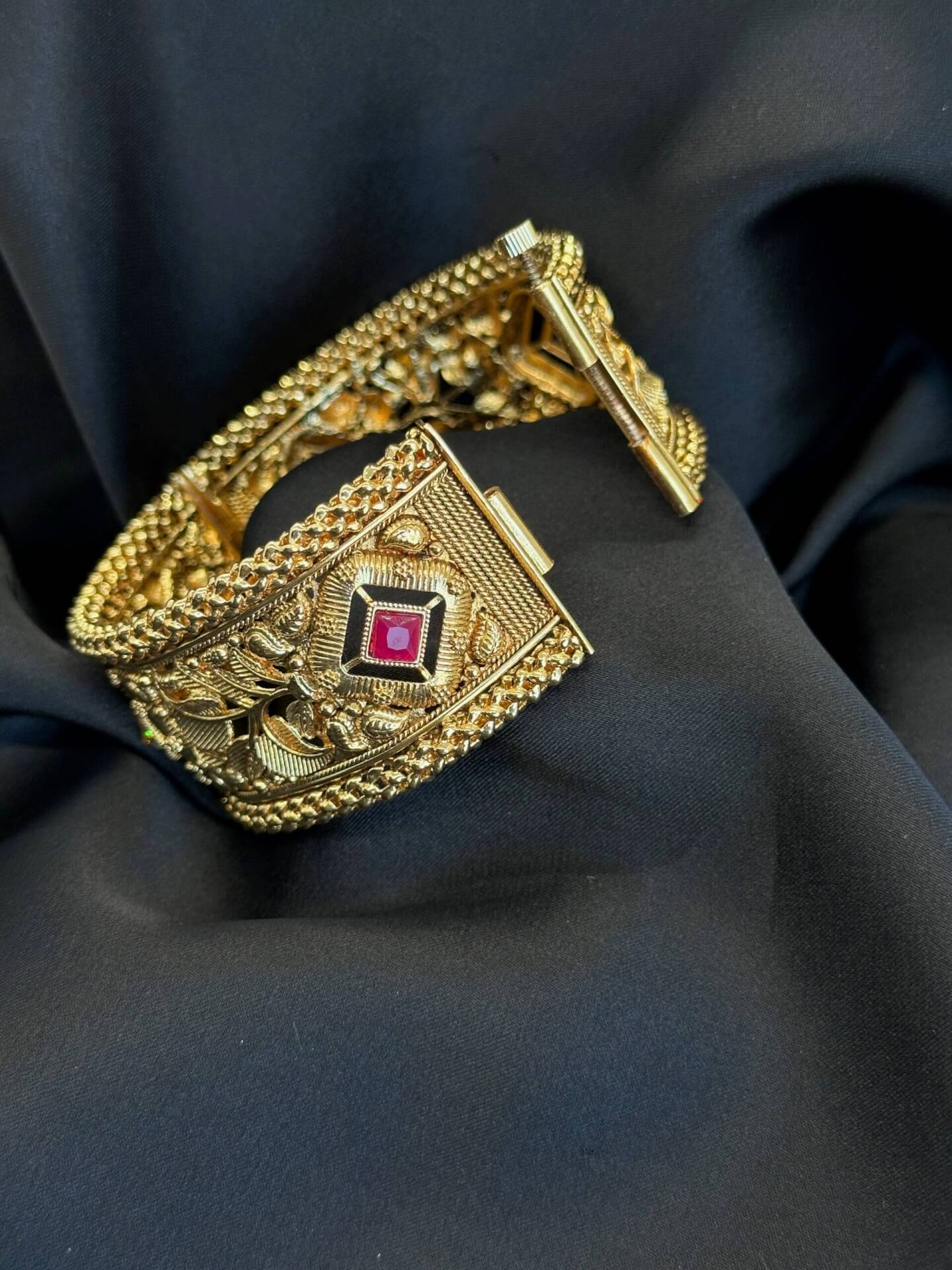 Rajasthani 18k Gold Plated Bangle