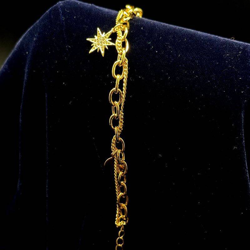 Scarlet Star Linked Chain Bracelet