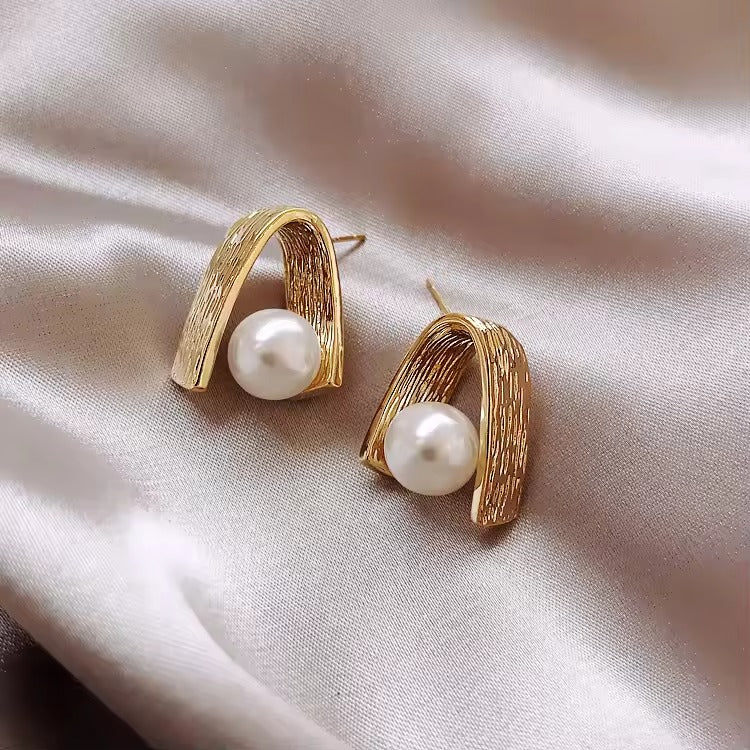Golden Arc Pearl Earrings